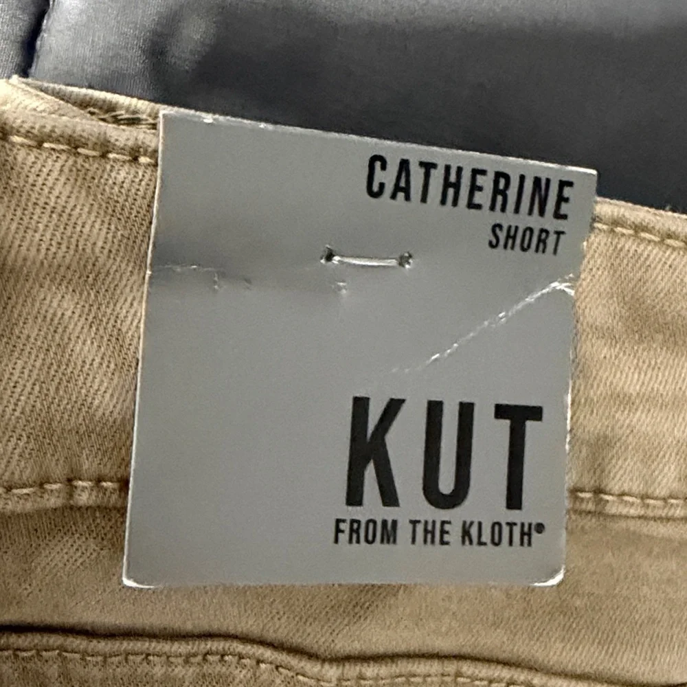 KUT from the Kloth Catherine shorts. Size 18 - Picture 2 of 6